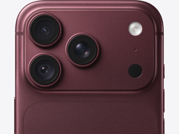Блок камер iPhone 18 Pro в цвете Burgundy